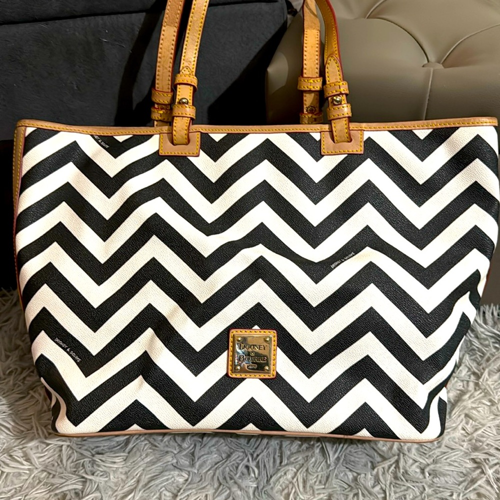 Dooney & Bourke Black & White Zig-Zag Large Tote